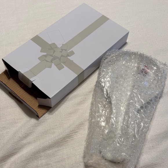 🕊️❤️ 🆕 Elegant White Ceramic Spoon Rest with Red Cardinal - Picture 8 of 12